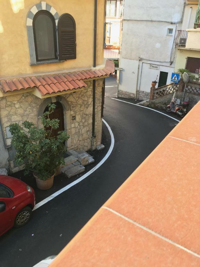 Quirino'S House Apartment Taormina Exterior photo